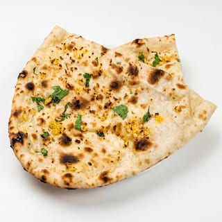 BR4 Garlic Cheese Naan